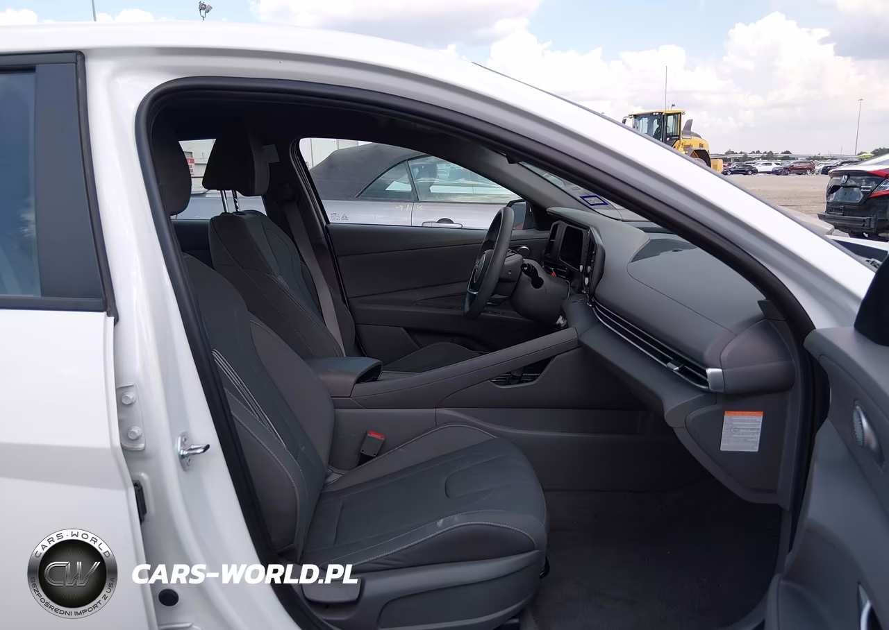 2026 Hyundai Elantra Hybrid Blue VIN:KMHLM4DJ3TU186119 - 5