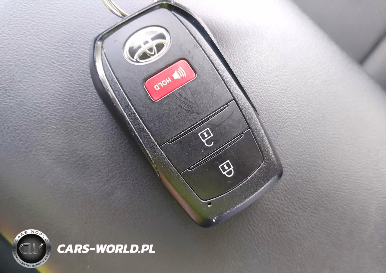 2024 Toyota Prius Le VIN:JTDACAAUXR3027477 - 11