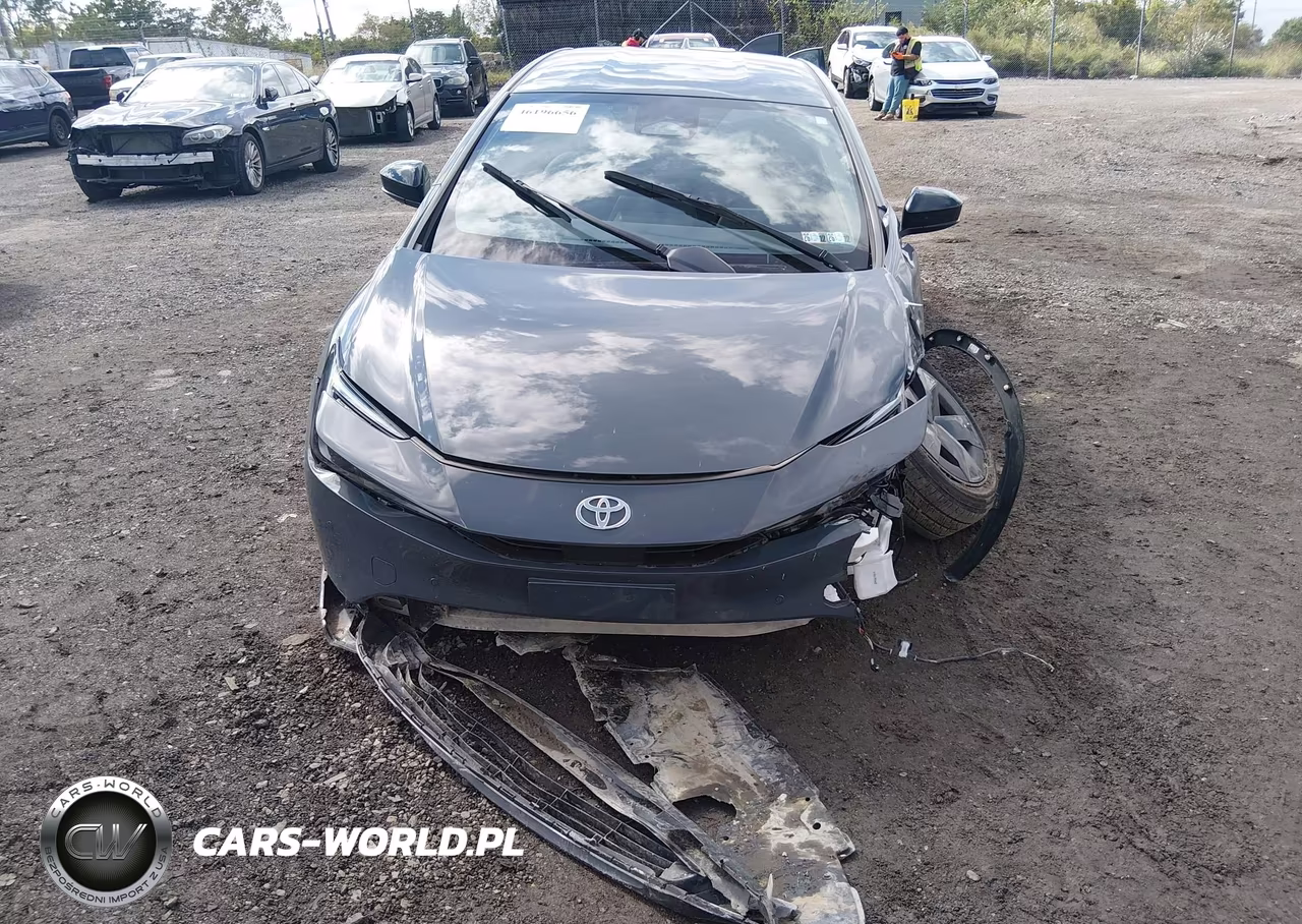 2024 Toyota Prius Le VIN:JTDACAAUXR3027477 - 12