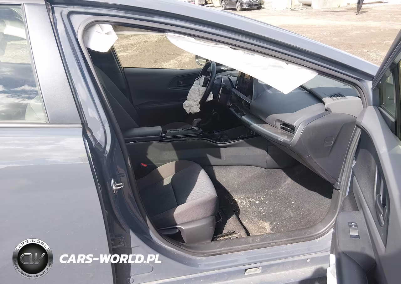2024 Toyota Prius Le VIN:JTDACAAUXR3027477 - 5