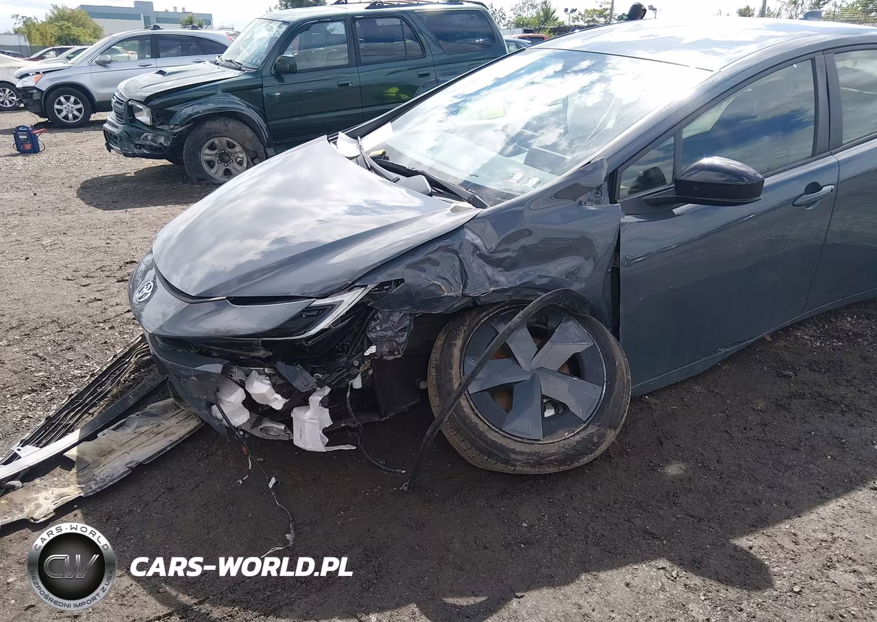 2024 Toyota Prius Le VIN:JTDACAAUXR3027477 - 6