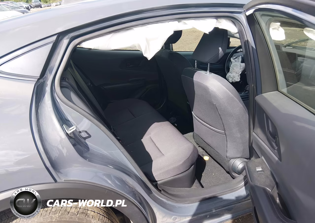 2024 Toyota Prius Le VIN:JTDACAAUXR3027477 - 8