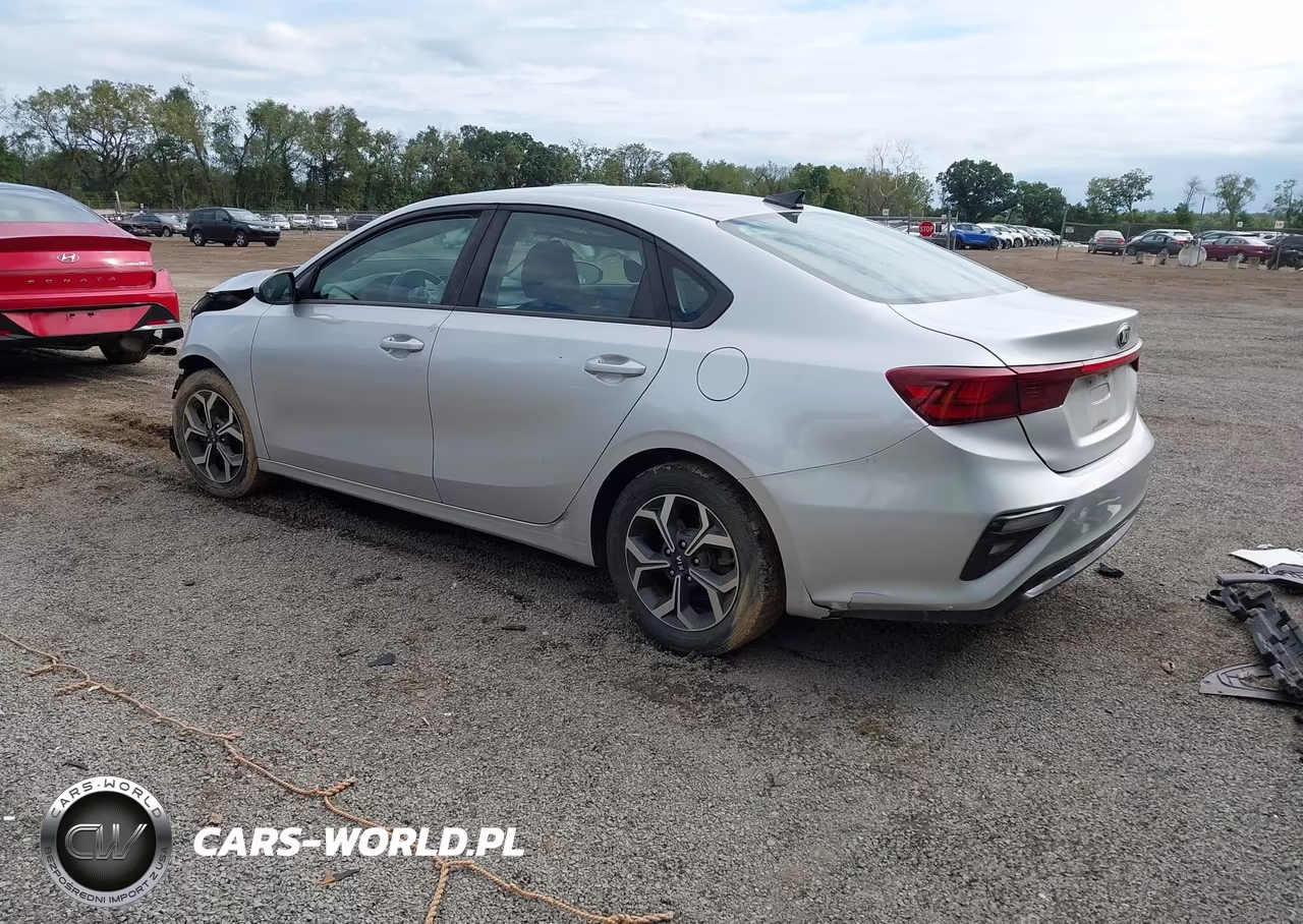 2019 Kia Forte Lxs VIN:3KPF24AD5KE006884 - 3