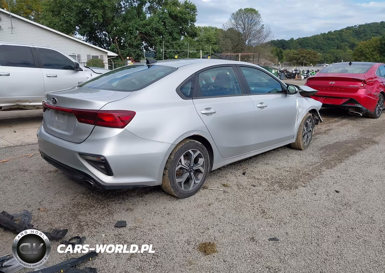 2019 Kia Forte Lxs VIN:3KPF24AD5KE006884 - 4