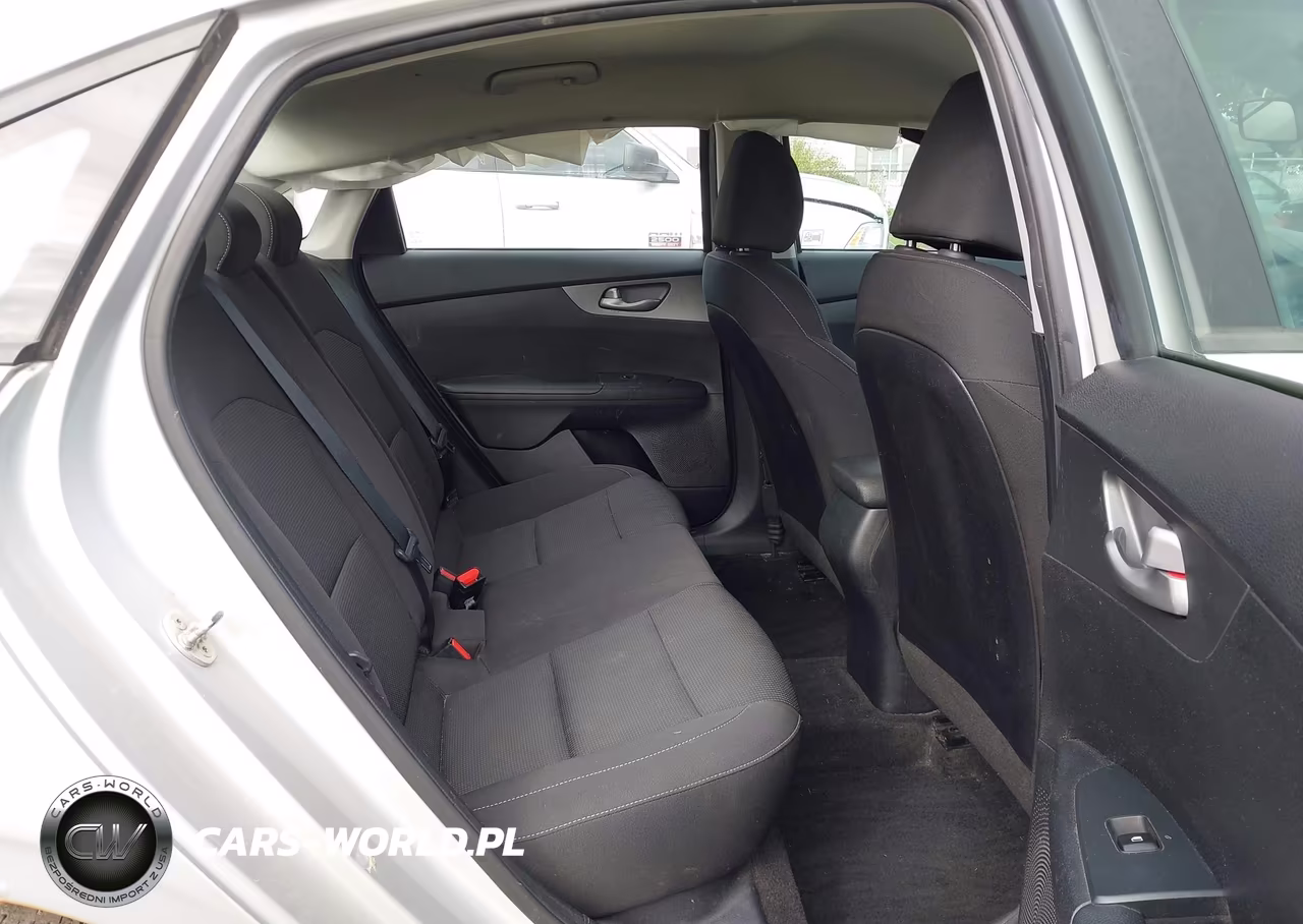 2019 Kia Forte Lxs VIN:3KPF24AD5KE006884 - 8