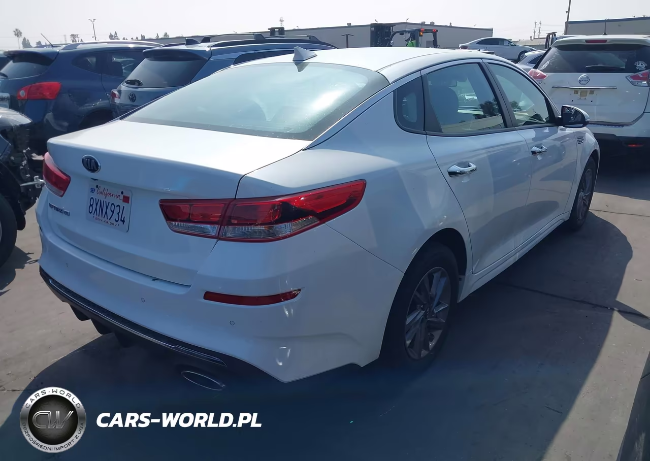2020 Kia Optima Lx VIN:5XXGT4L38LG422555 - 4