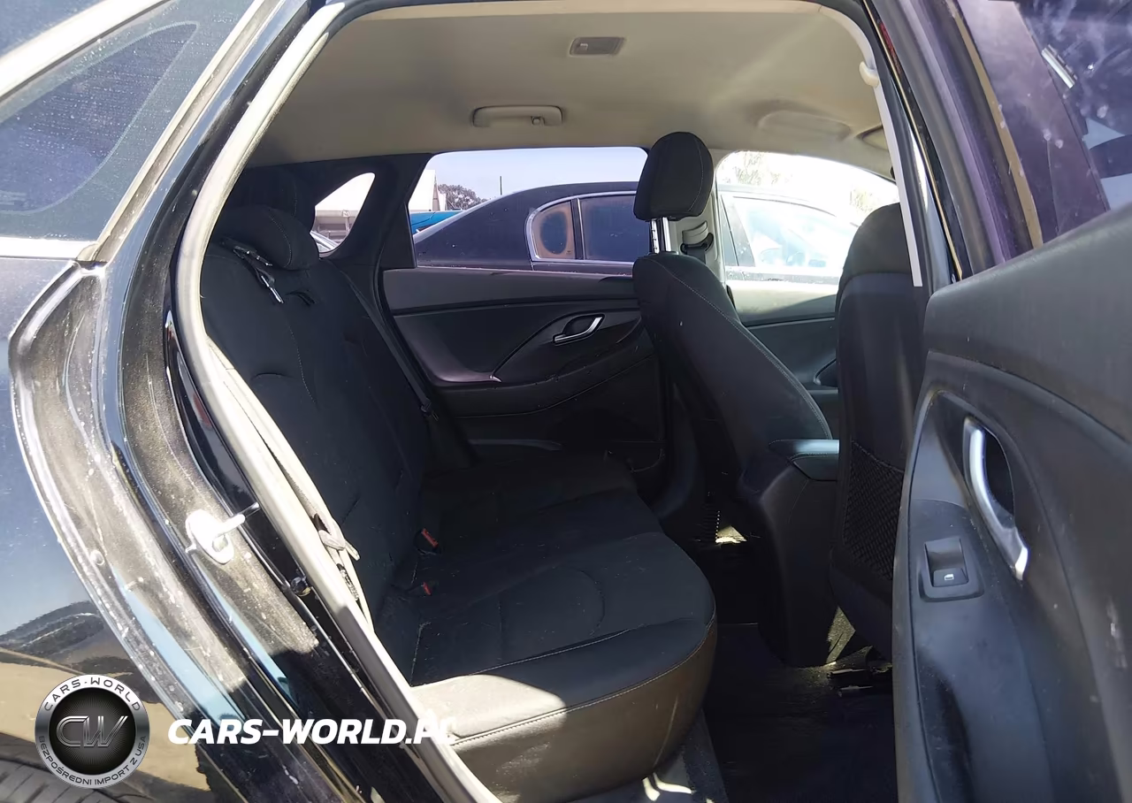 2018 Hyundai Elantra Gt VIN:KMHH35LE2JU069972 - 8