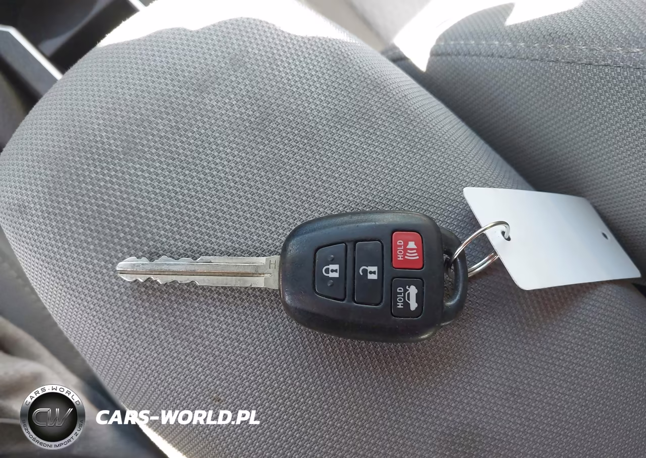 2017 Toyota Corolla Le VIN:2T1BURHE6HC834745 - 11