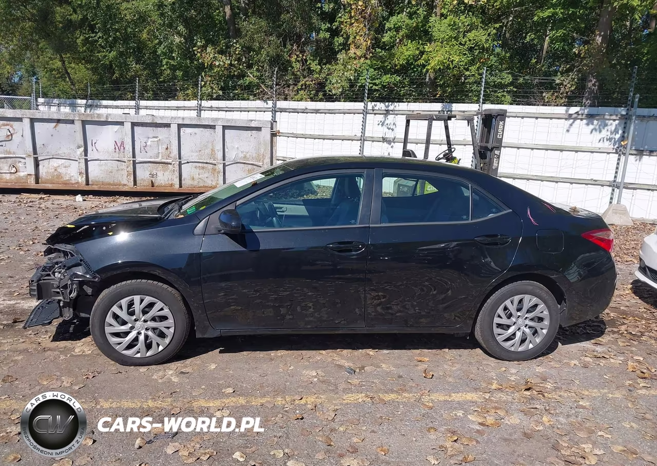2017 Toyota Corolla Le VIN:2T1BURHE6HC834745 - 14