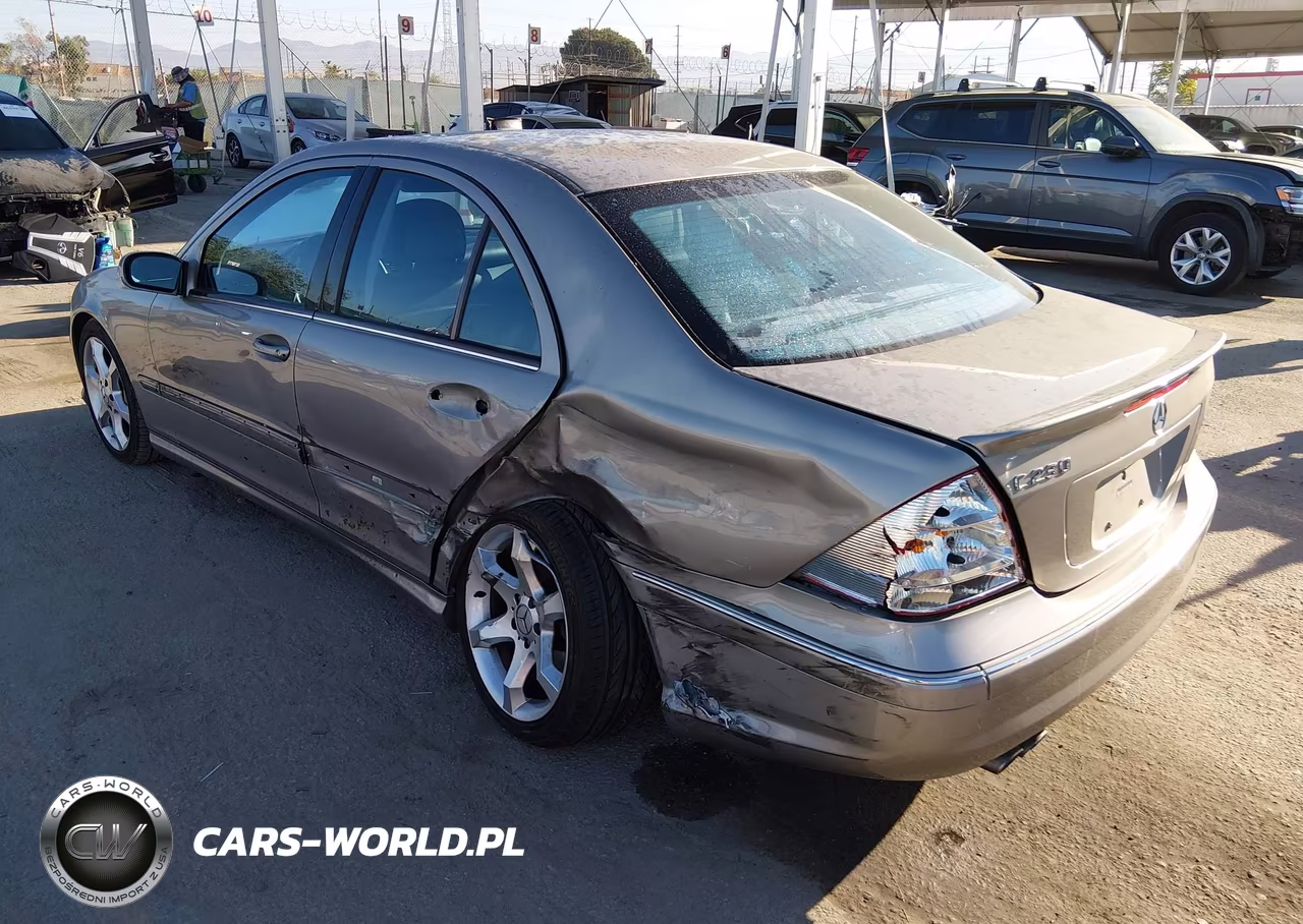 2007 Mercedes-Benz C 230 Sport VIN:WDBRF52H67F910635 - 3