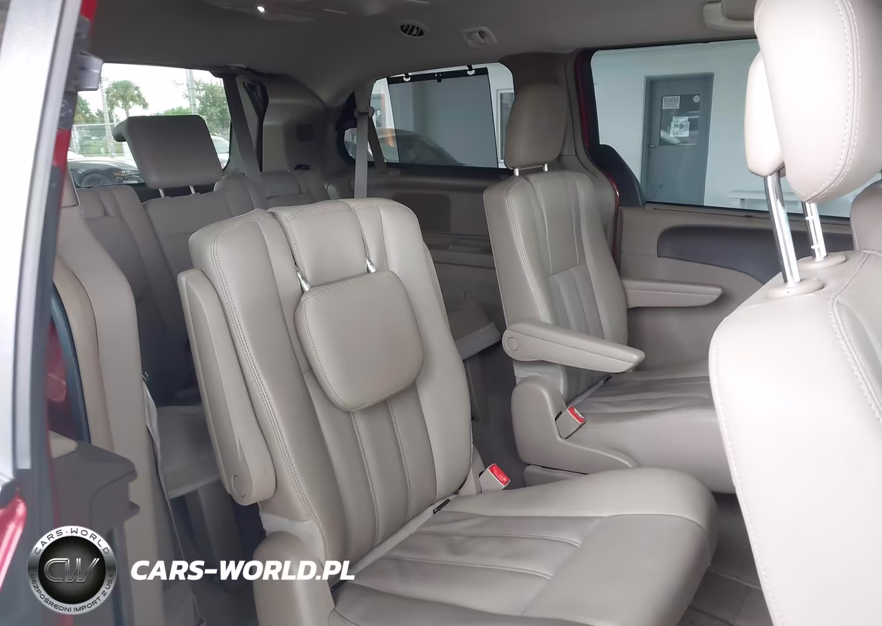 2015 Chrysler Town & Country Touring VIN:2C4RC1BG0FR619890 - 8