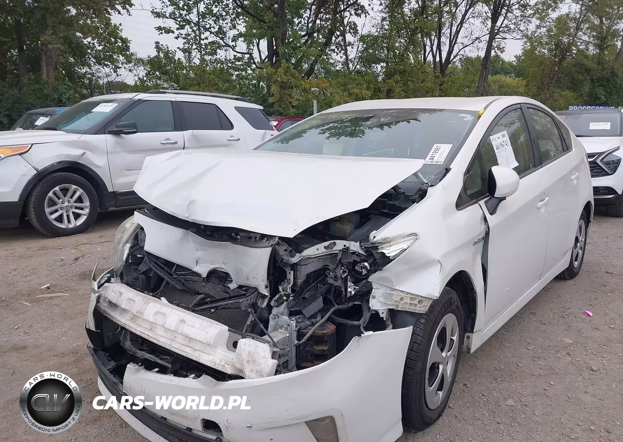 2015 Toyota Prius Two VIN:JTDKN3DU6F1924695 - 2
