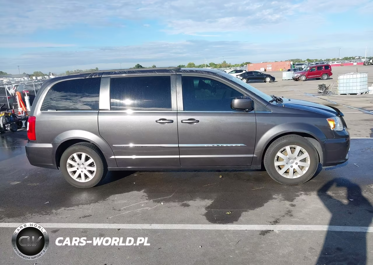 2016 Chrysler Town & Country Touring VIN:2C4RC1BG1GR259966 - 13