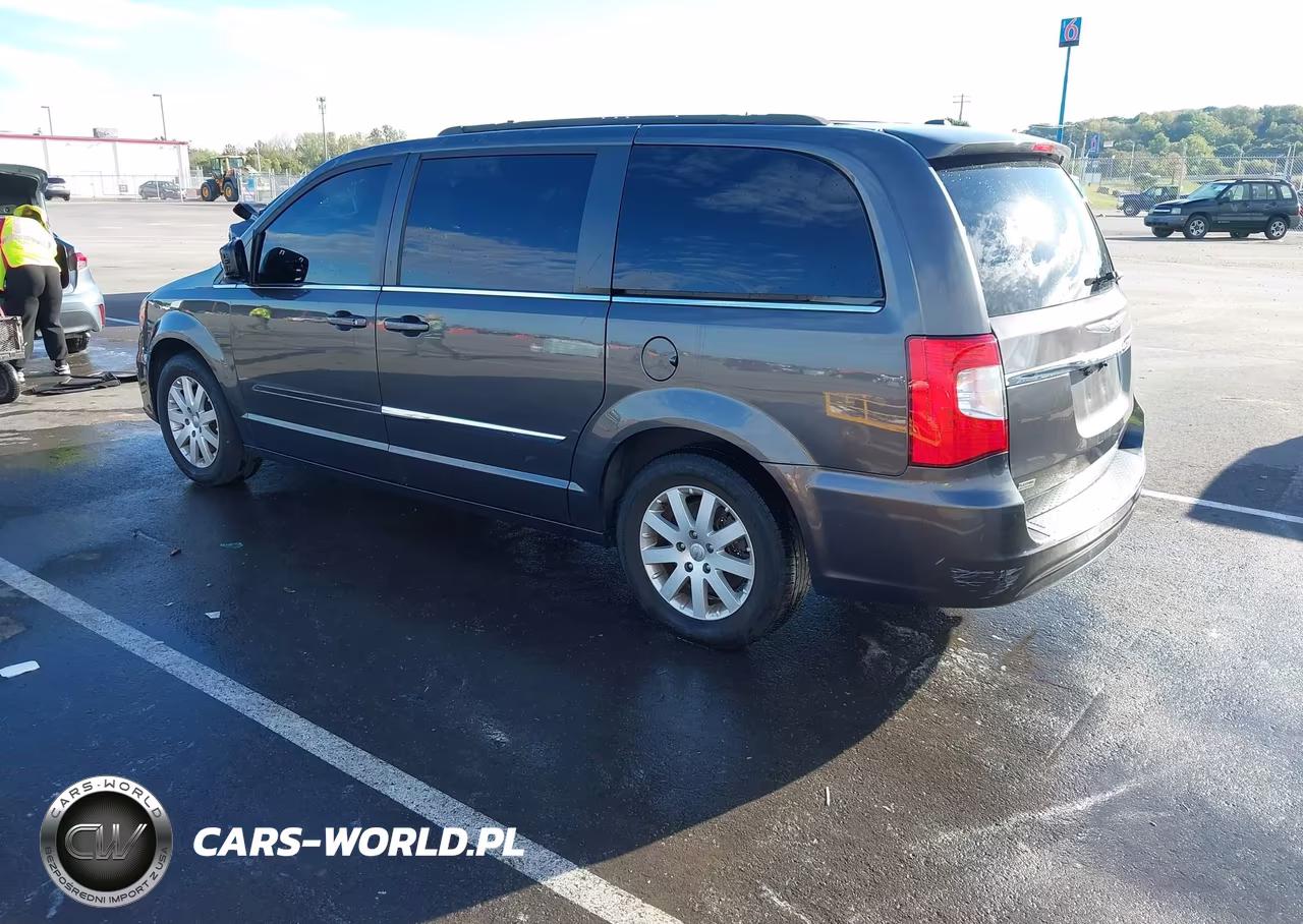 2016 Chrysler Town & Country Touring VIN:2C4RC1BG1GR259966 - 3