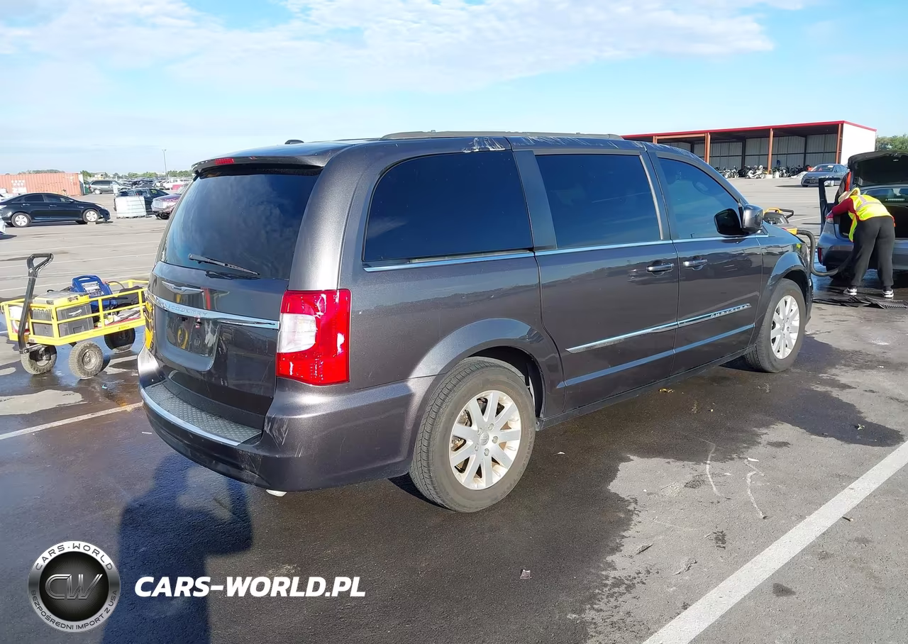 2016 Chrysler Town & Country Touring VIN:2C4RC1BG1GR259966 - 4