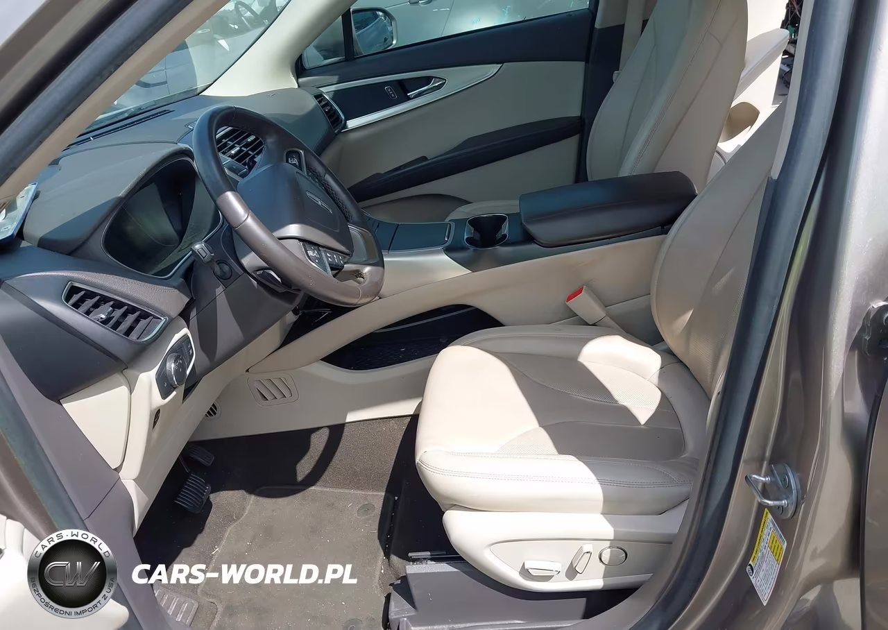 2020 Lincoln Nautilus Standard VIN:2LMPJ6J95LBL34474 - 5