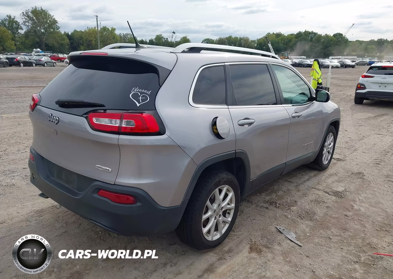 2018 Jeep Cherokee Latitude Fwd VIN:1C4PJLCB8JD509810 - 4