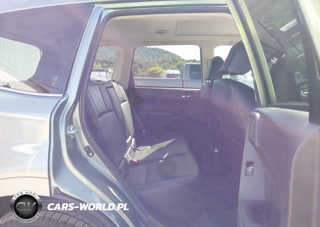 2017 Subaru Forester 2.5I Touring VIN:JF2SJAWC0HH425875 - 8