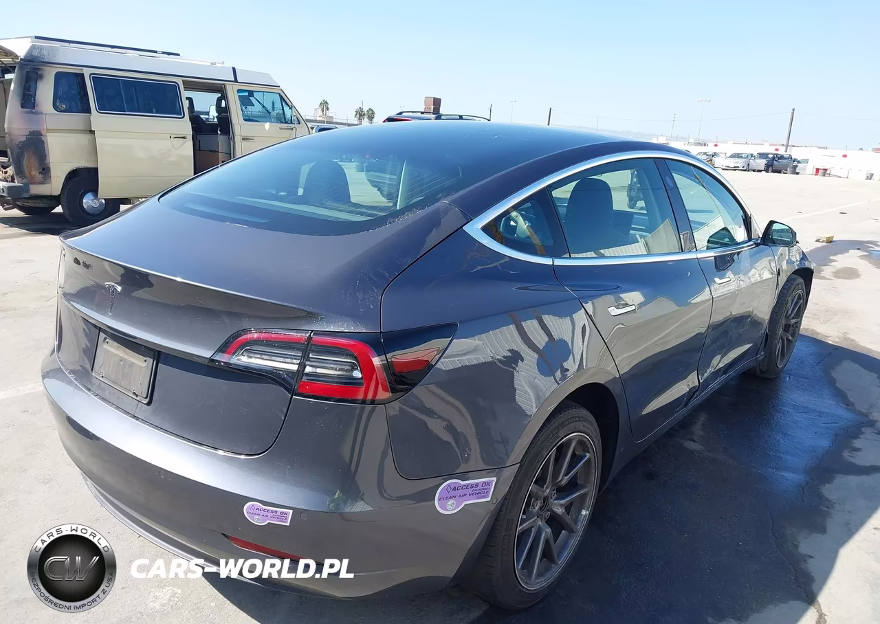 2018 Tesla Modelo 3 Long Range-Mid Range VIN:5YJ3E1EA4JF158348 - 4