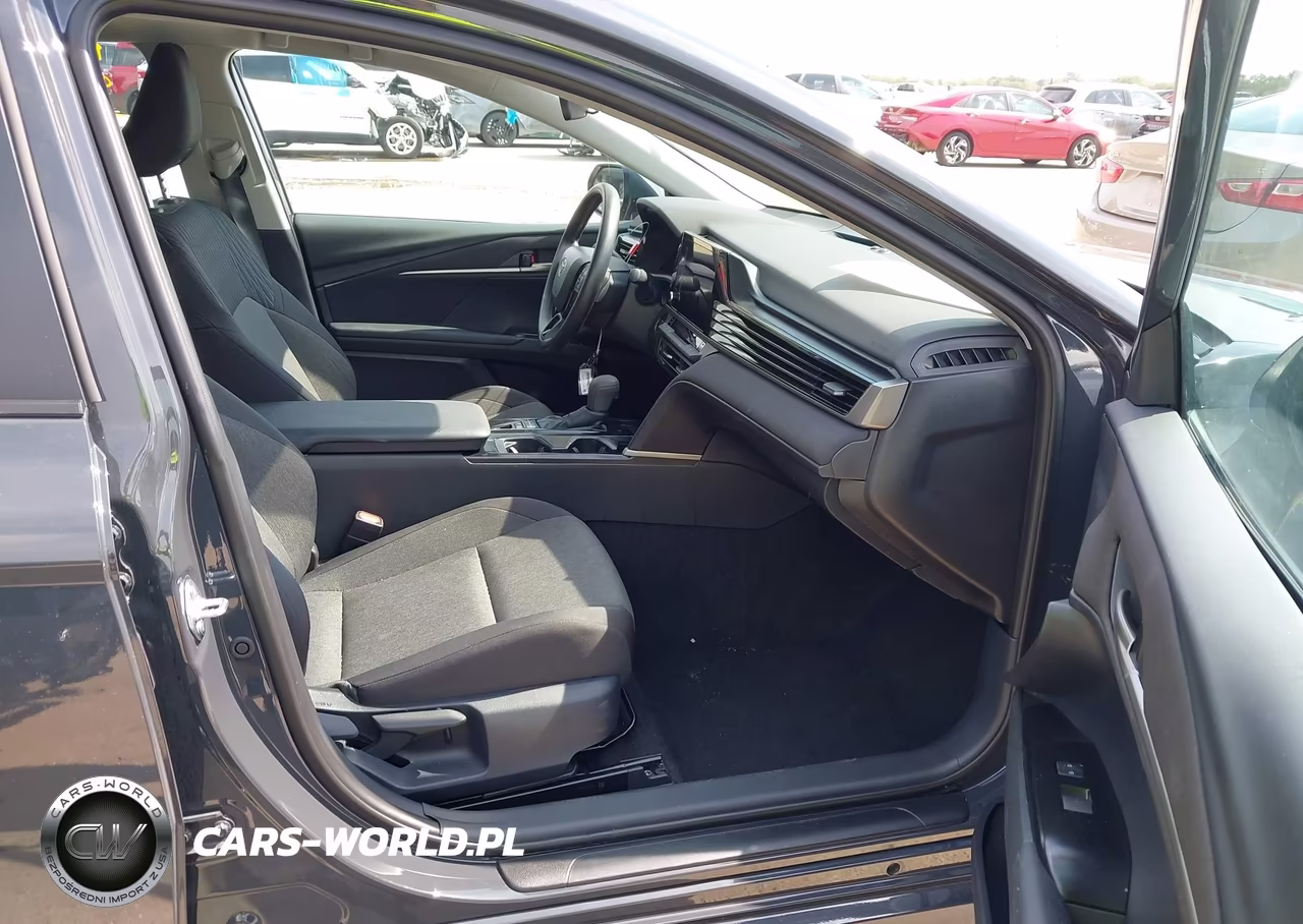 2026 Toyota Camry Le VIN:4T1DAACK6TU277424 - 5