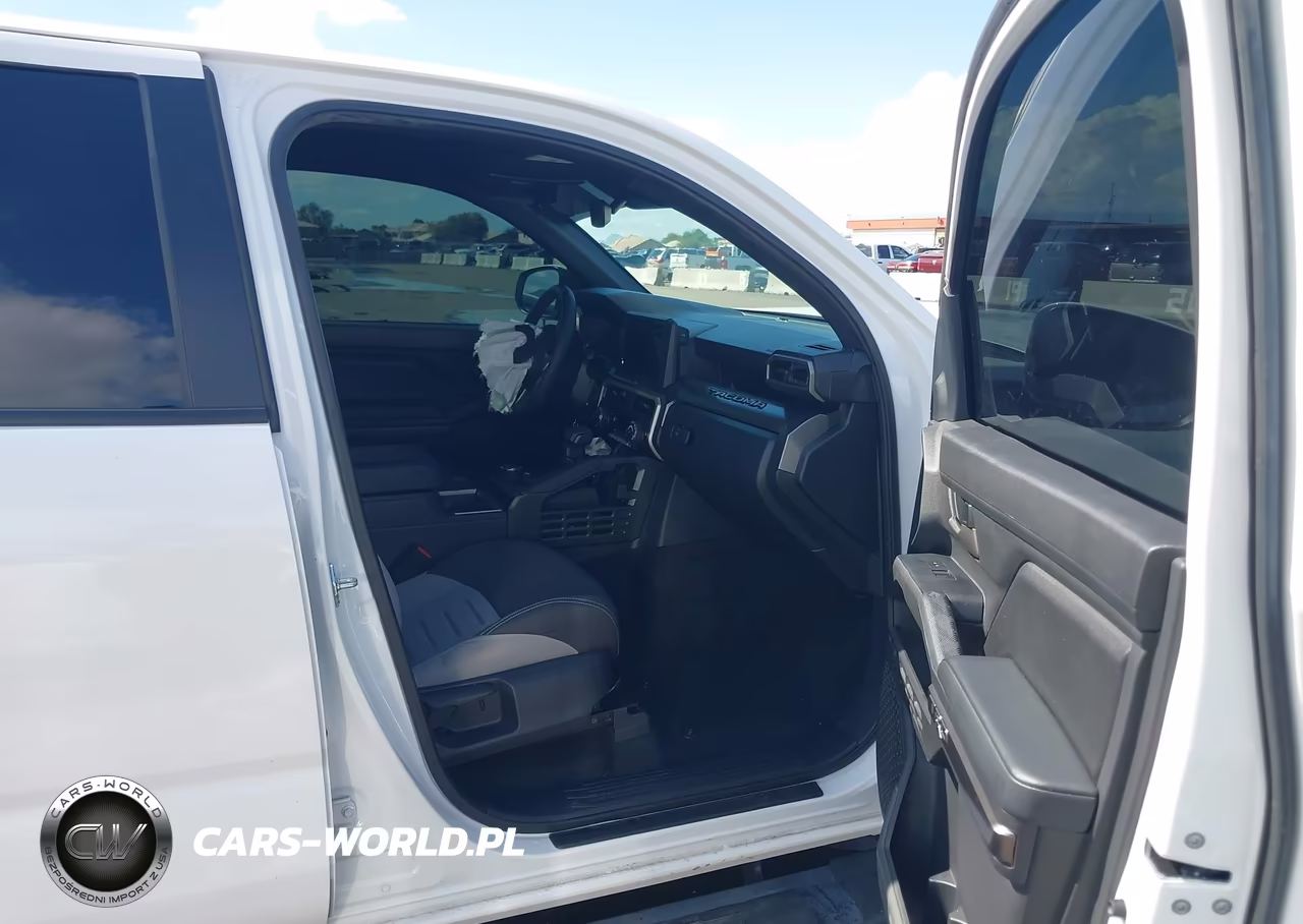 2025 Toyota Tacoma 4Wd Trd Sport VIN:3TMLB5JN0SM145554 - 5