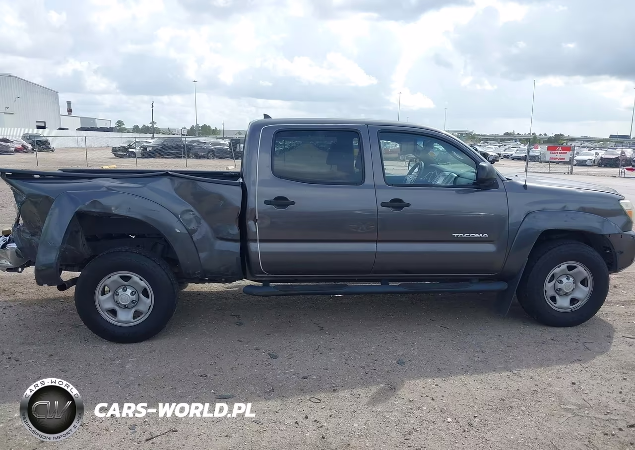 2015 Toyota Tacoma Base V6 VIN:5TFMU4FN3FX035616 - 13