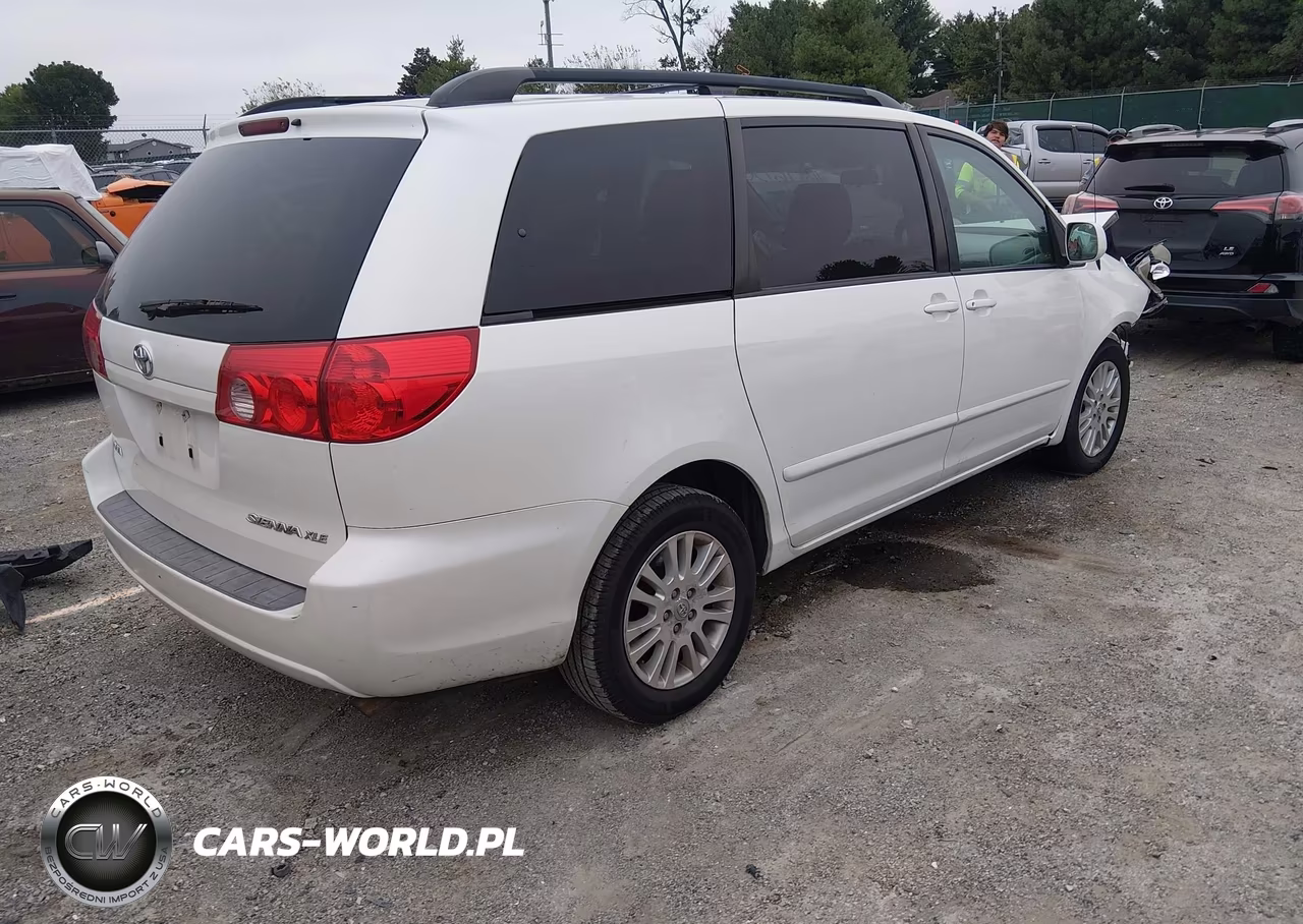 2010 Toyota Sienna Xle VIN:5TDYK4CC7AS309019 - 4