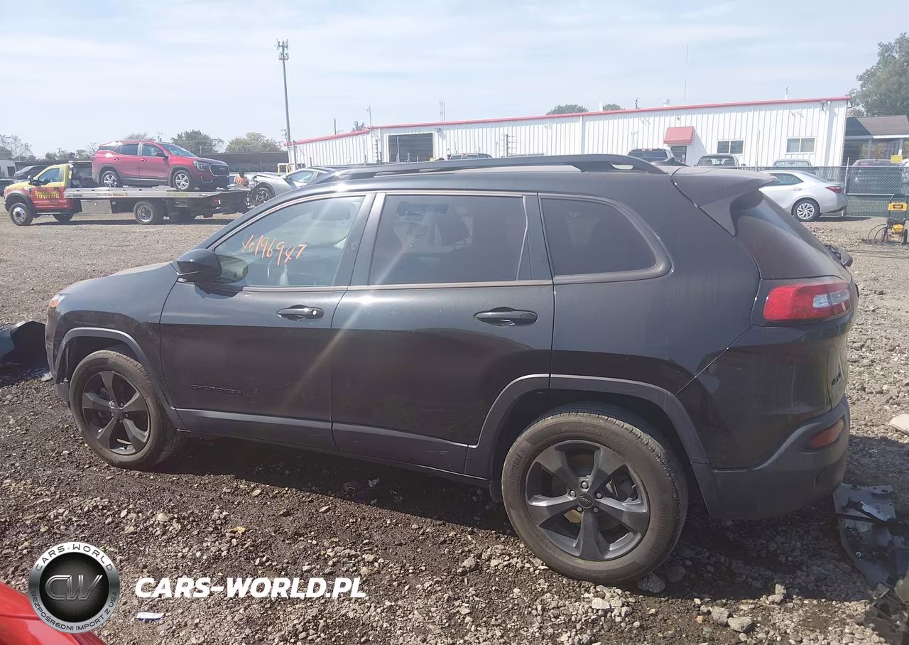 2015 Jeep Cherokee Latitude Altitude VIN:1C4PJMCB8FW745861 - 15