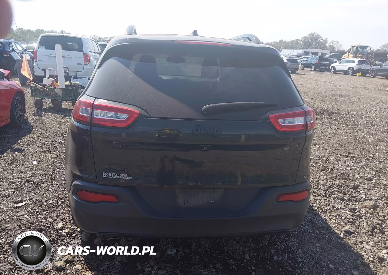 2015 Jeep Cherokee Latitude Altitude VIN:1C4PJMCB8FW745861 - 17