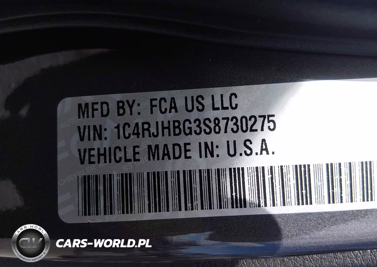 2025 Jeep Grand Cherokee Limited 4X4 VIN:1C4RJHBG3S8730275 - 9