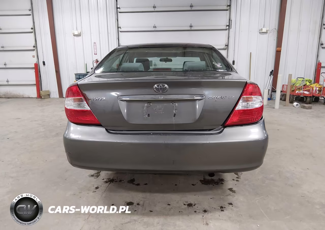 2002 Toyota Camry Le VIN:4T1BE32KX2U596204 - 17