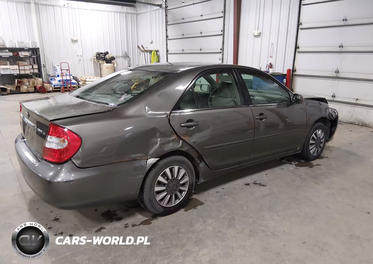2002 Toyota Camry Le VIN:4T1BE32KX2U596204 - 4