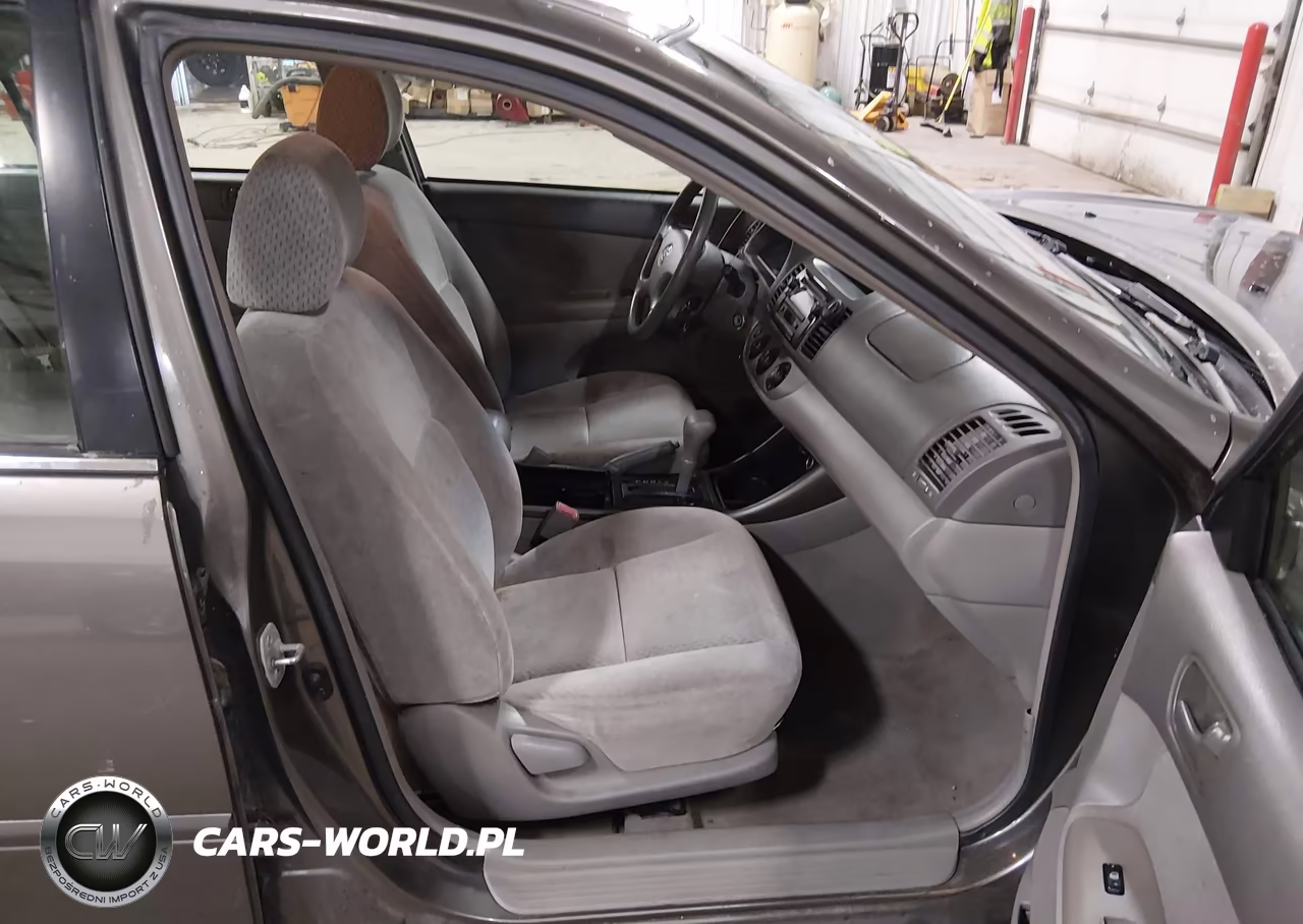 2002 Toyota Camry Le VIN:4T1BE32KX2U596204 - 5