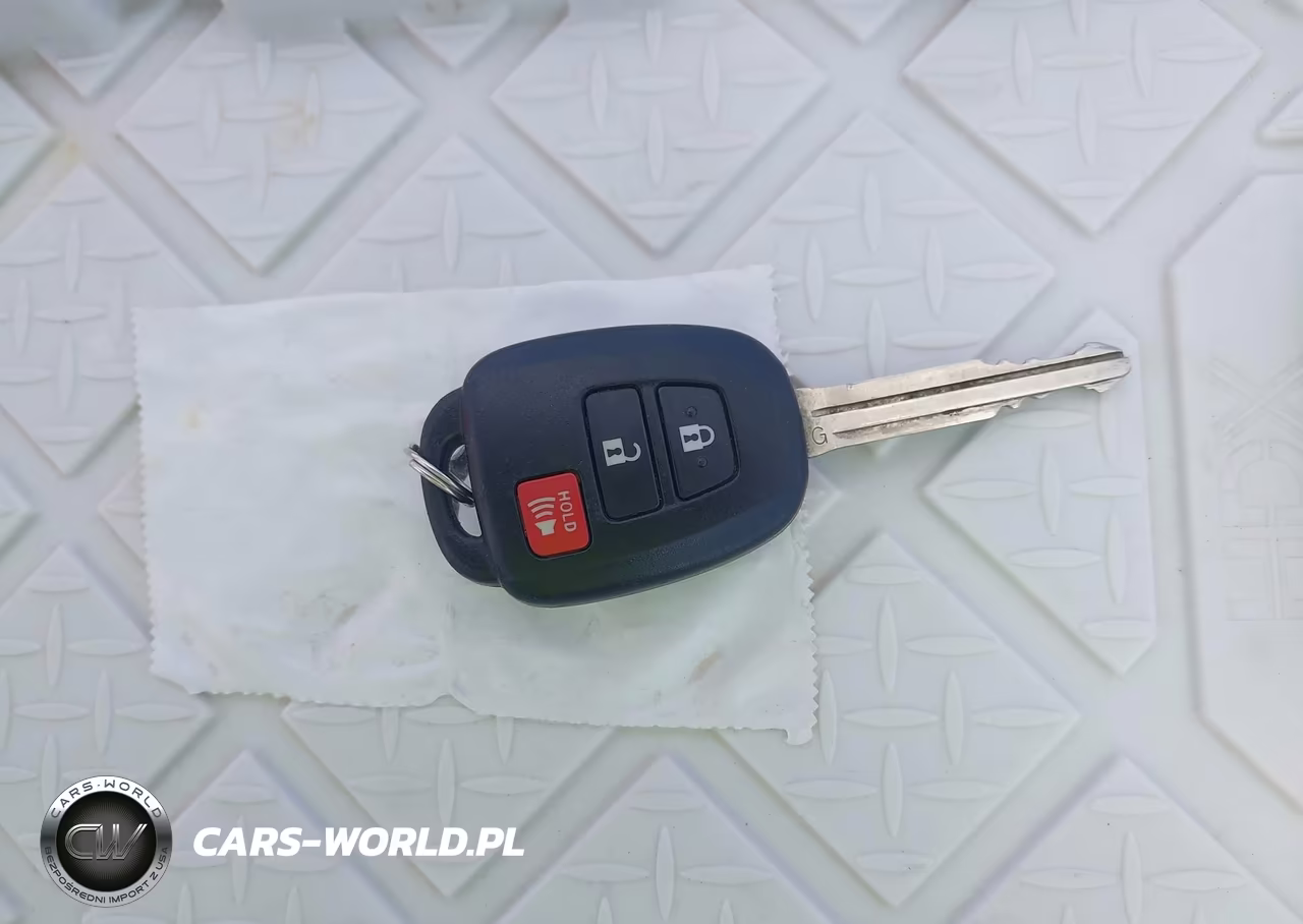 2012 Toyota Prius C Two VIN:JTDKDTB37C1015566 - 11