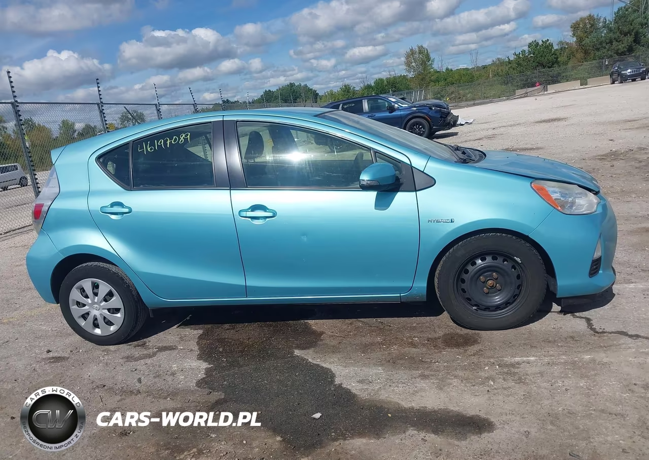 2012 Toyota Prius C Two VIN:JTDKDTB37C1015566 - 13