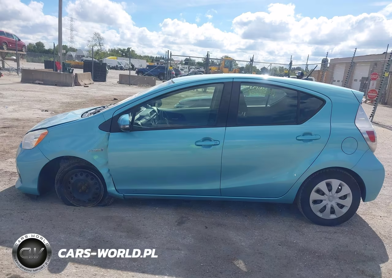 2012 Toyota Prius C Two VIN:JTDKDTB37C1015566 - 14