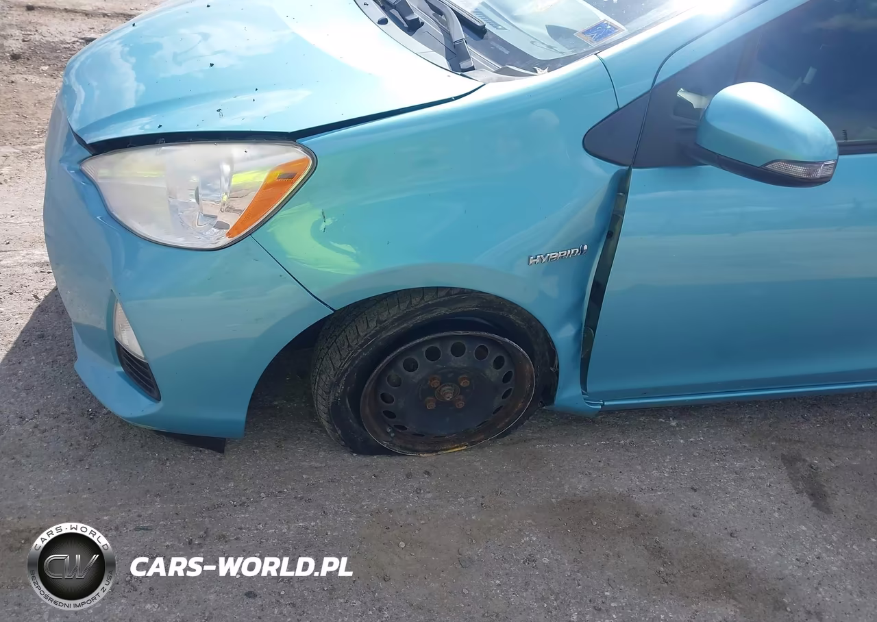 2012 Toyota Prius C Two VIN:JTDKDTB37C1015566 - 6