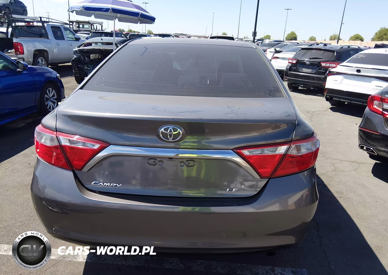 2015 Toyota Camry Le VIN:4T4BF1FKXFR459674 - 17