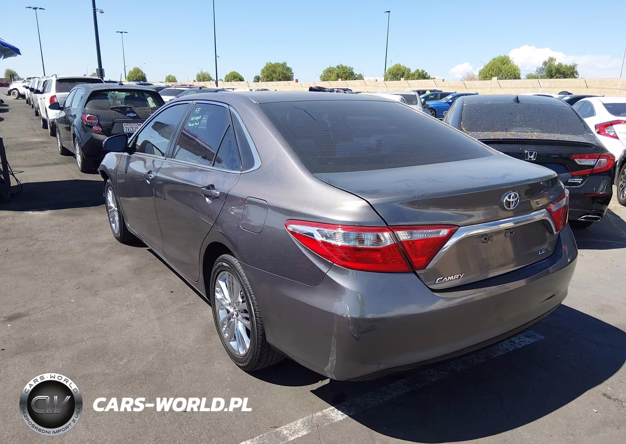 2015 Toyota Camry Le VIN:4T4BF1FKXFR459674 - 3