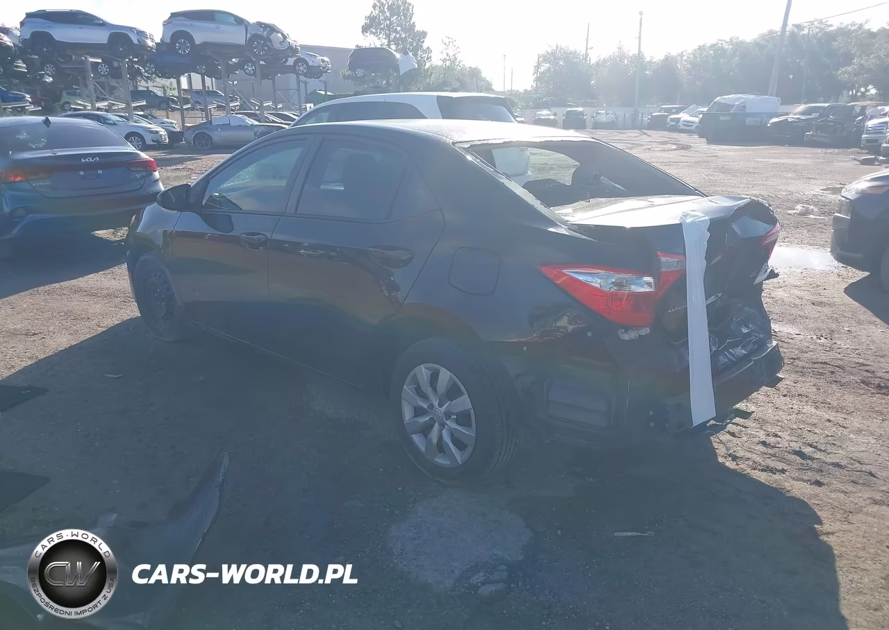 2015 Toyota Corolla Le VIN:2T1BURHEXFC266724 - 3