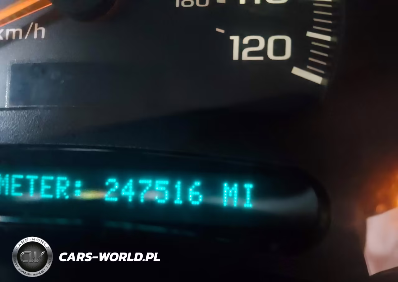 2005 Chevrolet Tahoe Ls VIN:1GNEC13V75R256690 - 16