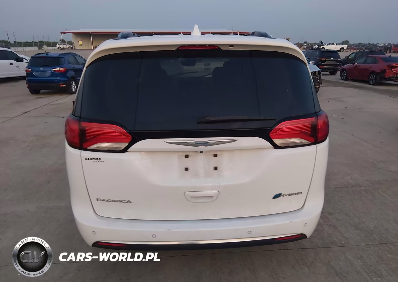 2018 Chrysler Pacifica Hybrid Limited VIN:2C4RC1N76JR105207 - 16