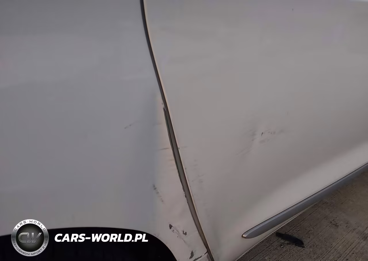2018 Chrysler Pacifica Hybrid Limited VIN:2C4RC1N76JR105207 - 17