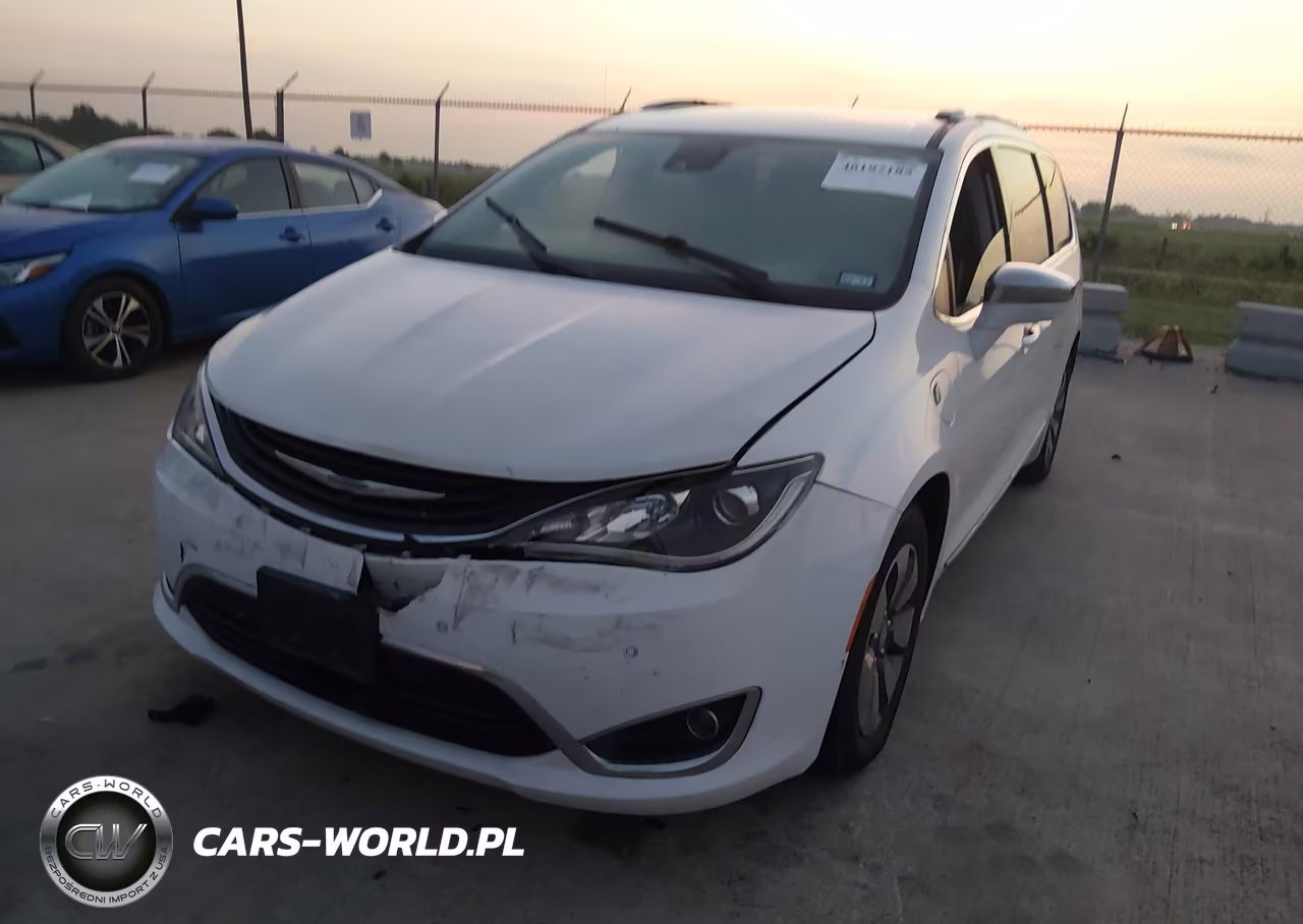 2018 Chrysler Pacifica Hybrid Limited VIN:2C4RC1N76JR105207 - 6