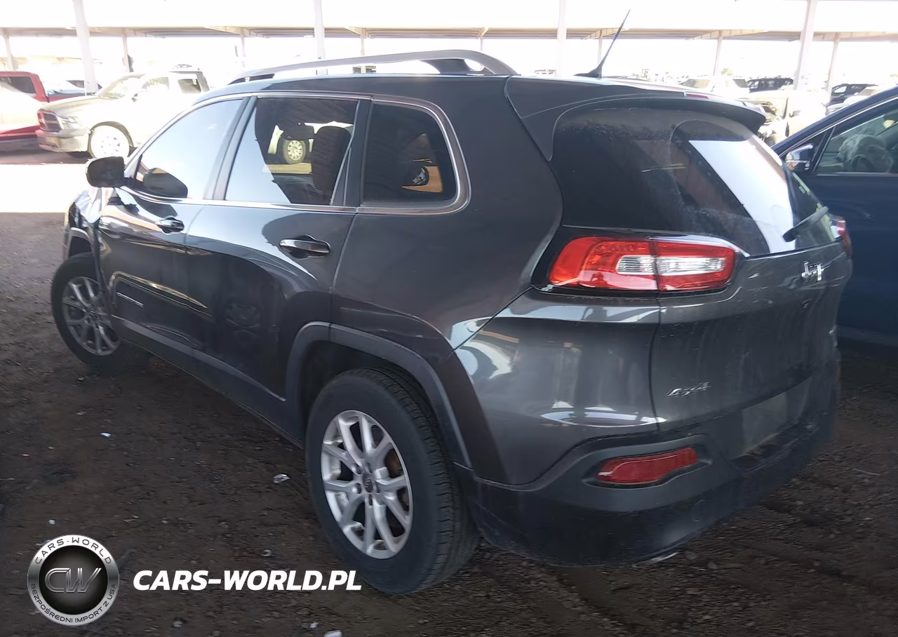 2015 Jeep Cherokee Latitude VIN:1C4PJMCB9FW668532 - 3