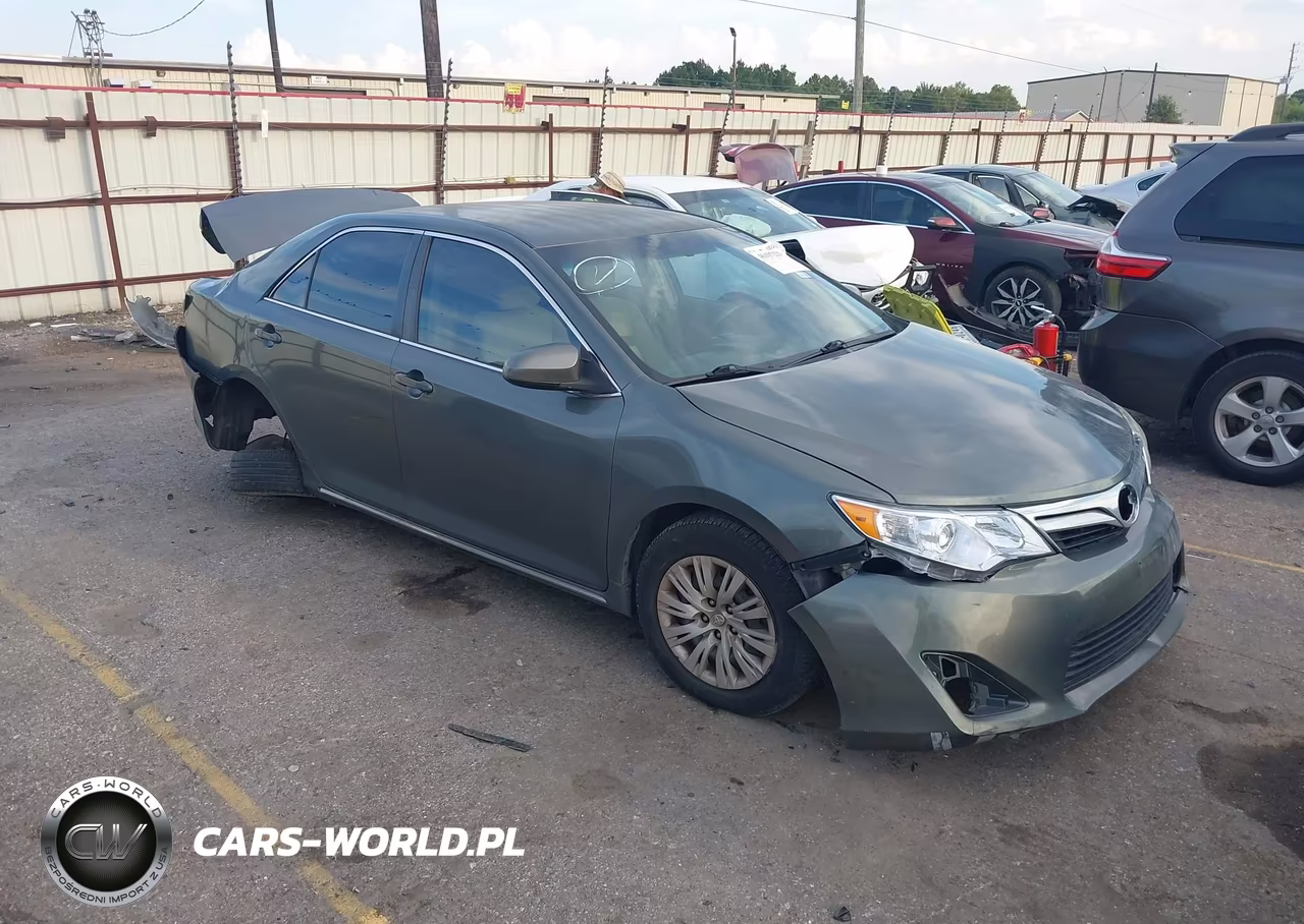 2013 Toyota Camry L – zdjęcie 1 z 16