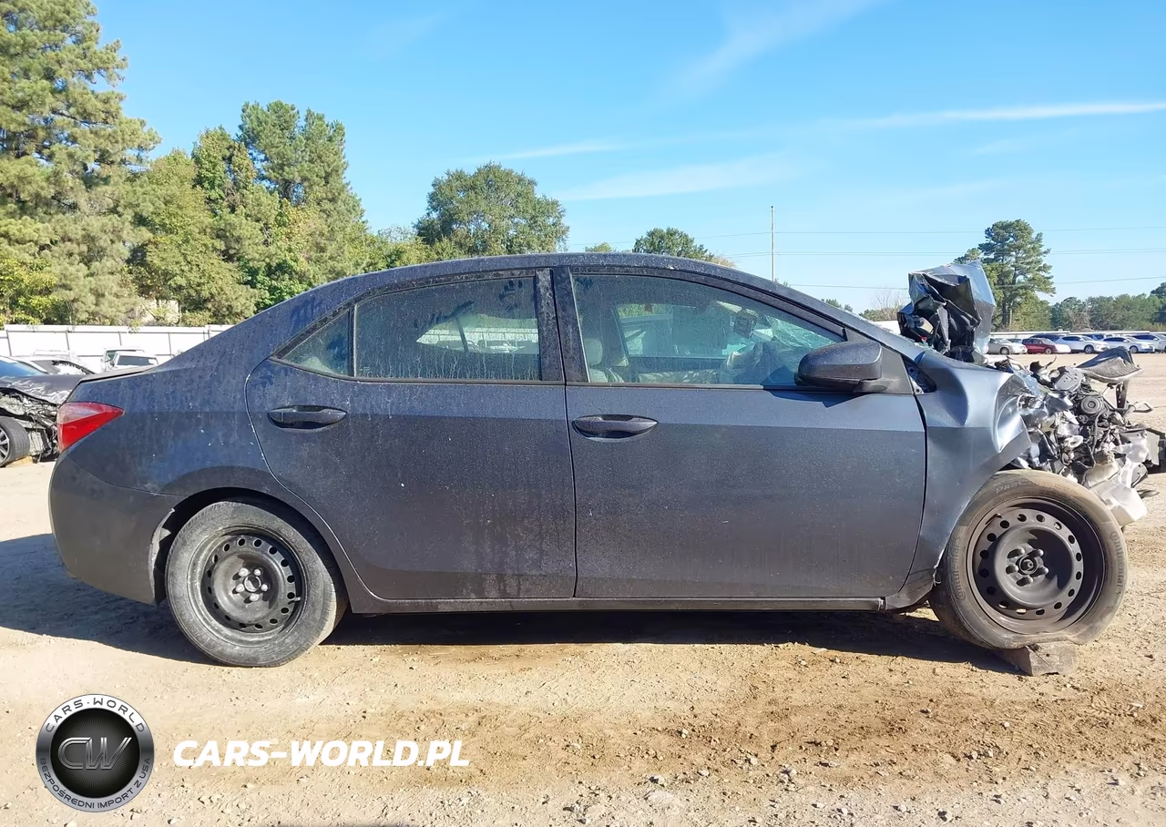 2017 Toyota Corolla Le VIN:5YFBURHE7HP601652 - 14