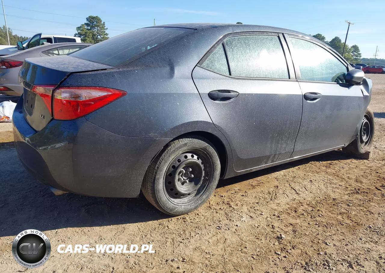 2017 Toyota Corolla Le VIN:5YFBURHE7HP601652 - 4