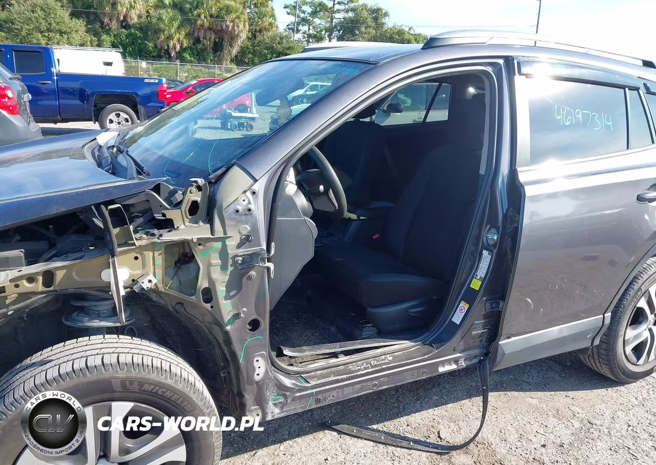 2017 Toyota Rav4 Le VIN:2T3ZFREV2HW350820 - 6