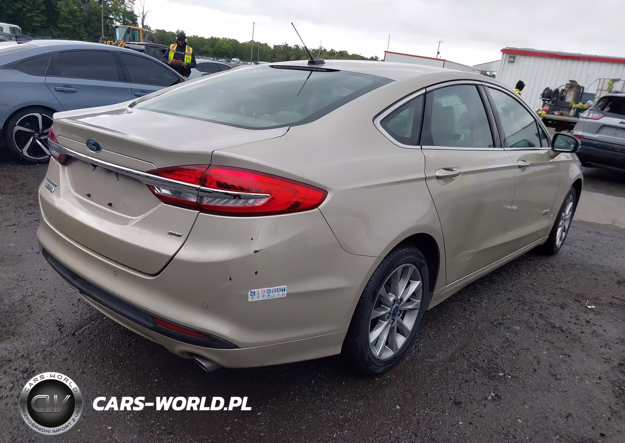 2018 Ford Fusion Energi Se Luxury VIN:3FA6P0PU0JR160014 - 4